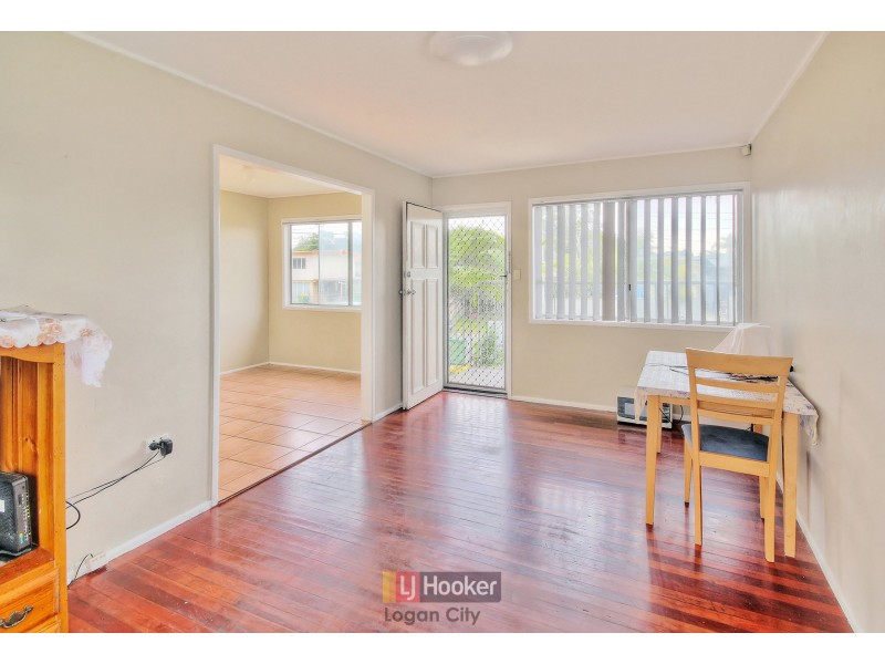 12 Redford Street, Kingston QLD 4114