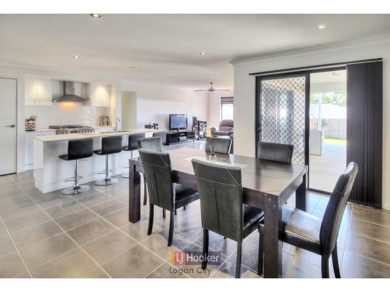 69 Sanctuary Parkway, Waterford QLD 4133