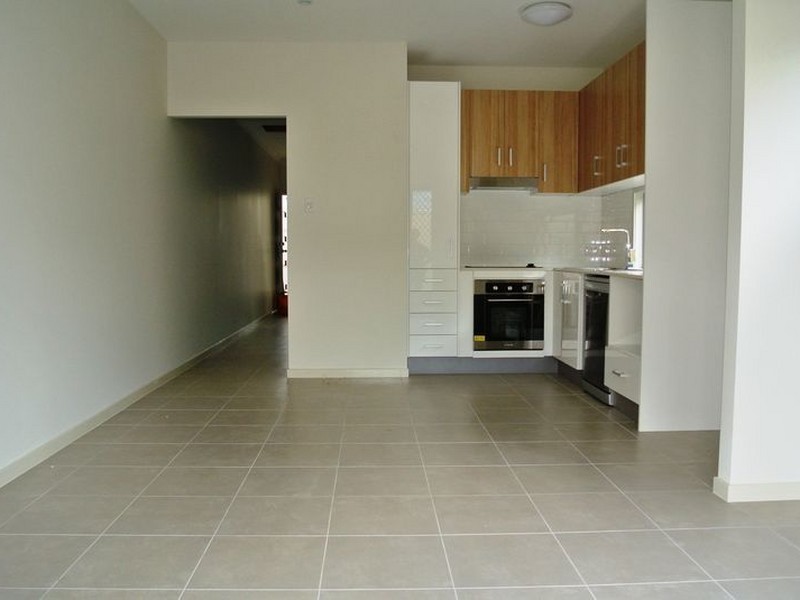 1/11 Macbeth Street, Kingston QLD 4114