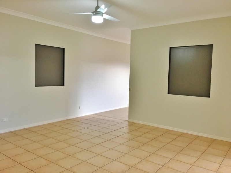 9 Bella Vista Circuit, Edens Landing QLD 4207