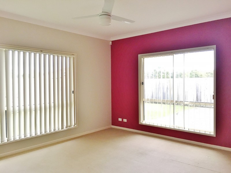 9 Bella Vista Circuit, Edens Landing QLD 4207