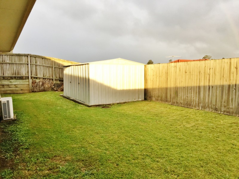 9 Bella Vista Circuit, Edens Landing QLD 4207