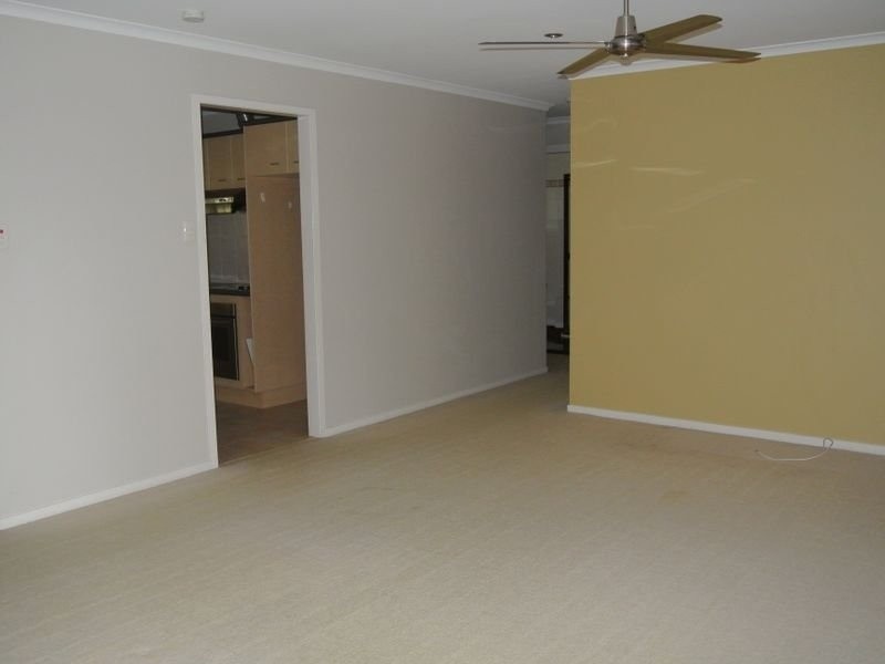 3 Walsh Place, Kingston QLD 4114