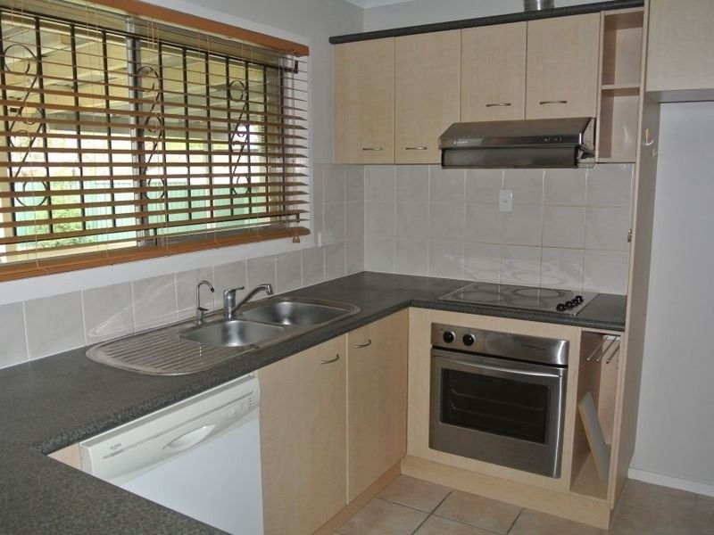 3 Walsh Place, Kingston QLD 4114