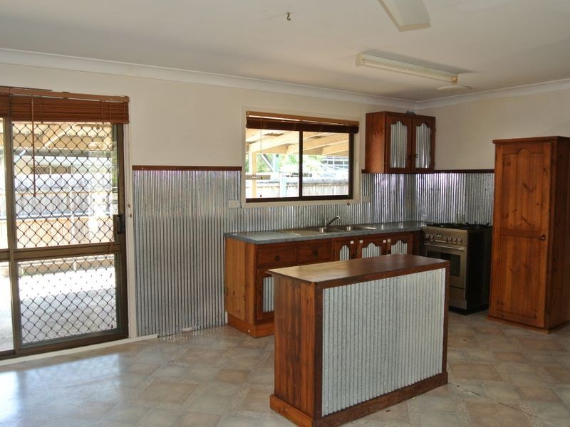 8 Phie Street, Loganlea QLD 4131