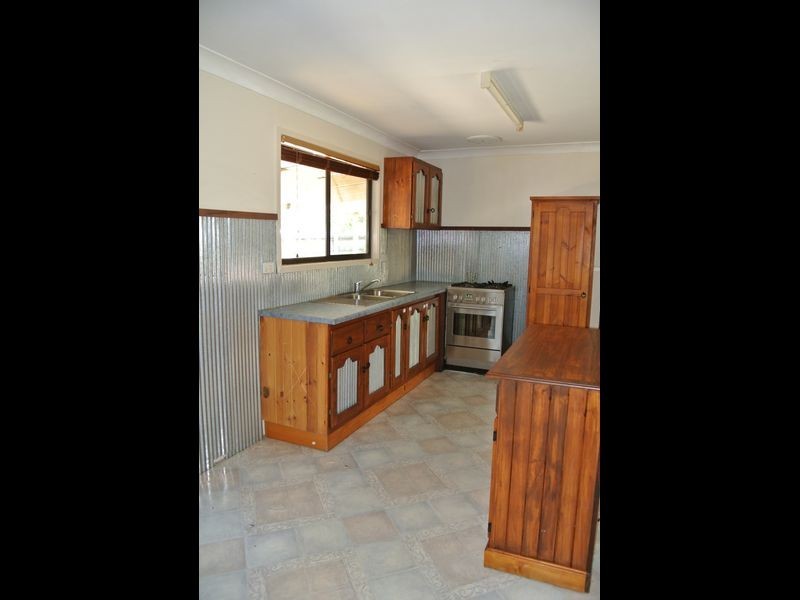 8 Phie Street, Loganlea QLD 4131