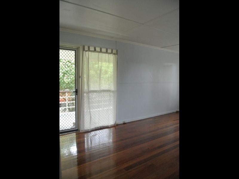 7 Skyline Drive, Kingston QLD 4114
