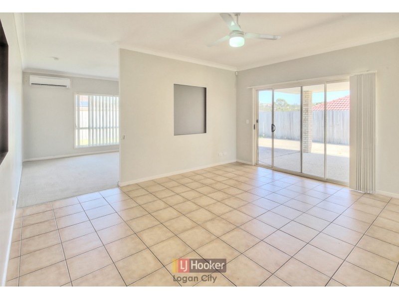 9 Bella Vista Circuit, Edens Landing QLD 4207