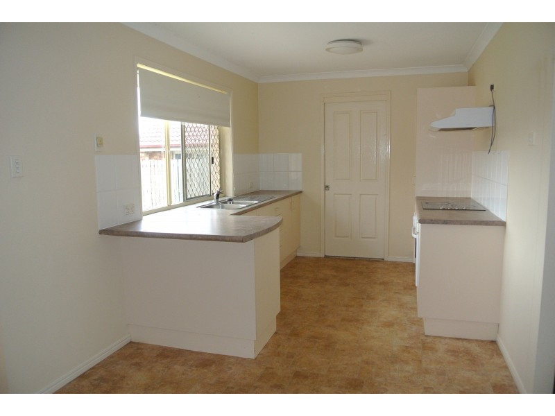 37 Robert South Drive, Crestmead QLD 4132
