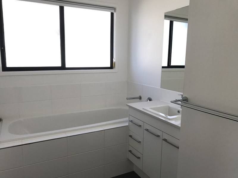 7 Lowthers Street, Yarrabilba QLD 4207