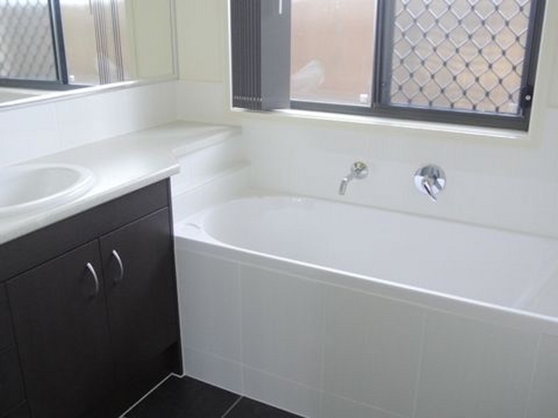 64 Cobblestone Avenue, Logan Reserve QLD 4133