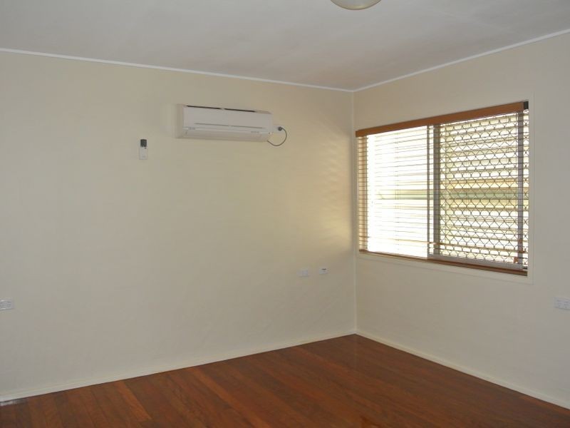 9 Myra Street, Kingston QLD 4114