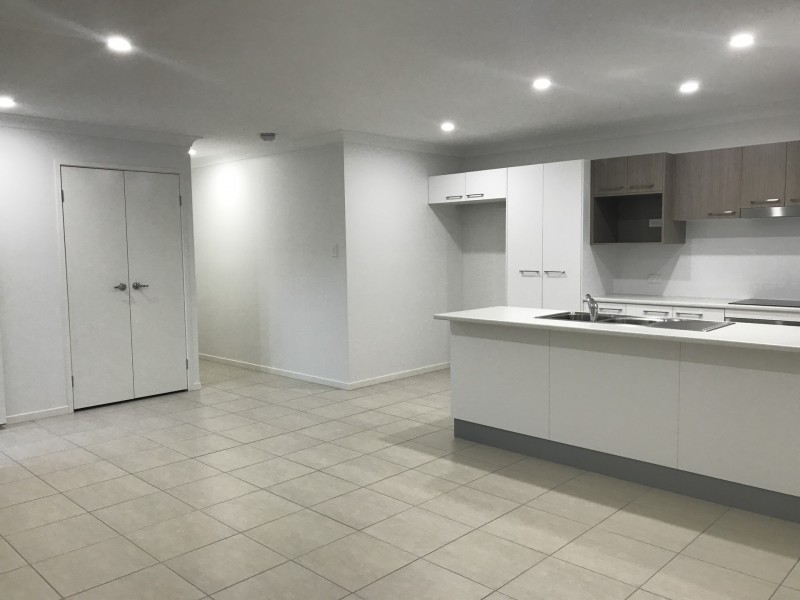 2/13A Spruce Street, Loganlea QLD 4131