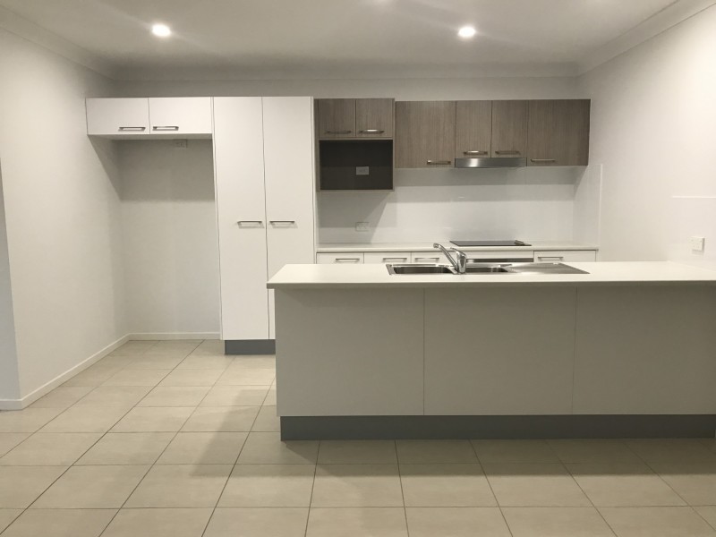 2/13A Spruce Street, Loganlea QLD 4131