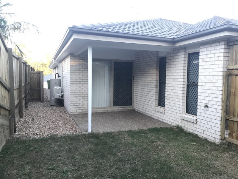 2/13A Spruce Street, Loganlea QLD 4131