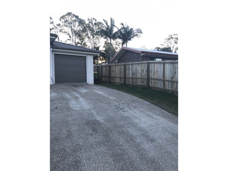 2/13A Spruce Street, Loganlea QLD 4131