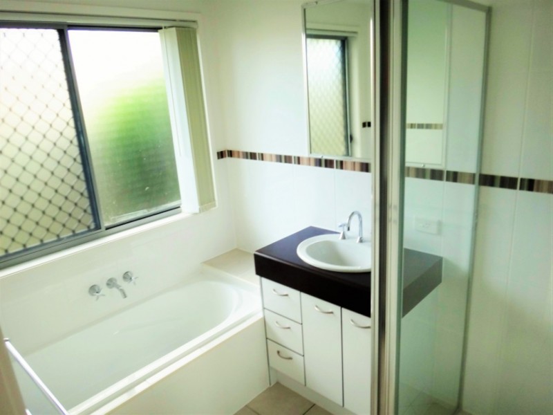 3 Coolum Court, Regents Park QLD 4118