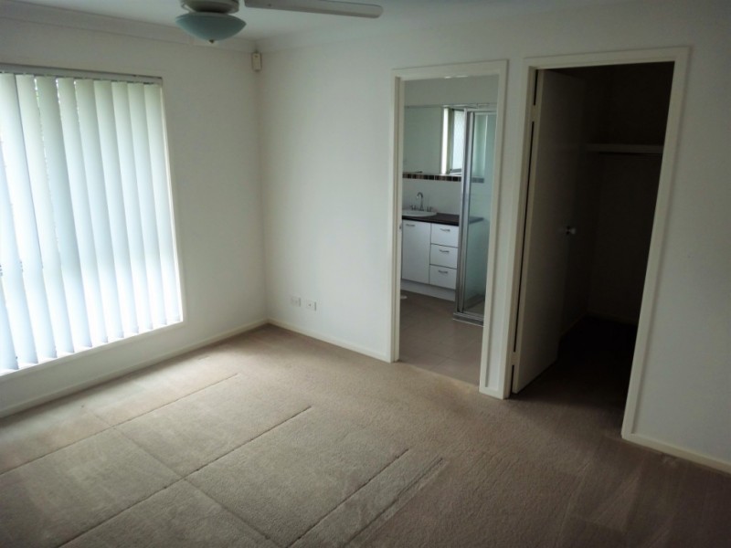 3 Coolum Court, Regents Park QLD 4118