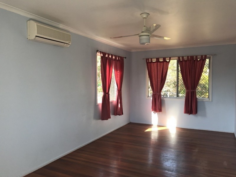 12 Ewinga Street, Kingston QLD 4114