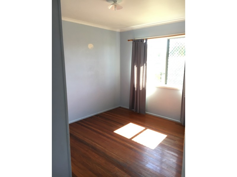 12 Ewinga Street, Kingston QLD 4114
