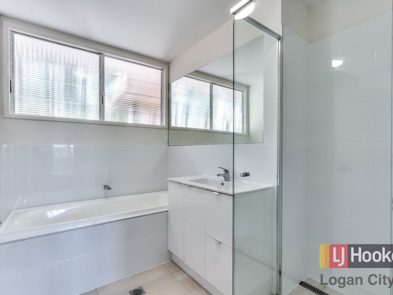 25 Collin Court, Kingston QLD 4114