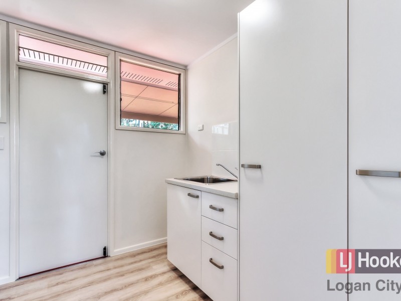 25 Collin Court, Kingston QLD 4114