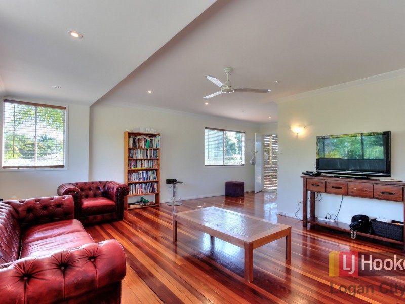 13 Myra Street, Kingston QLD 4114
