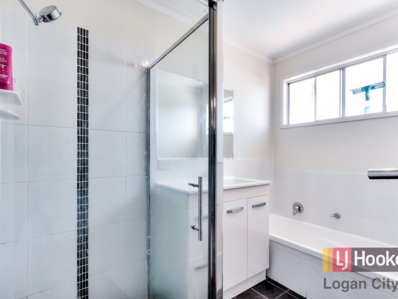 13 Myra Street, Kingston QLD 4114
