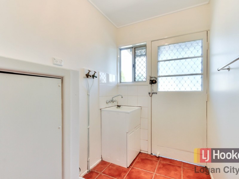 123 Jacaranda Avenue, Logan Central QLD 4114