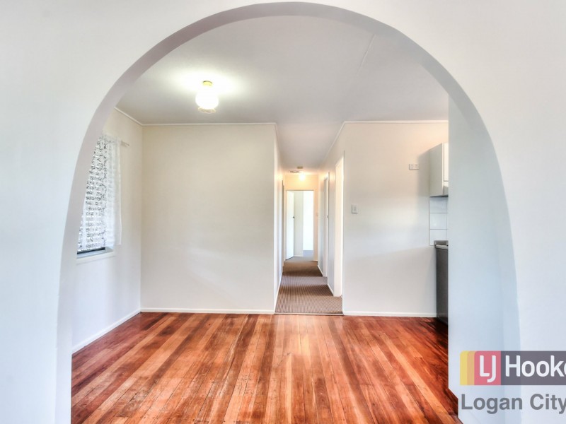 123 Jacaranda Avenue, Logan Central QLD 4114