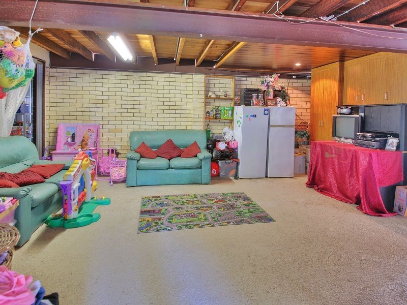 8 Brown Avenue, Logan Central QLD 4114