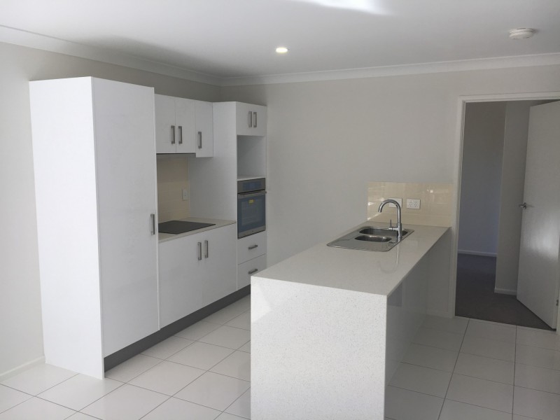 2/17A Cypress Drive, Marsden QLD 4132