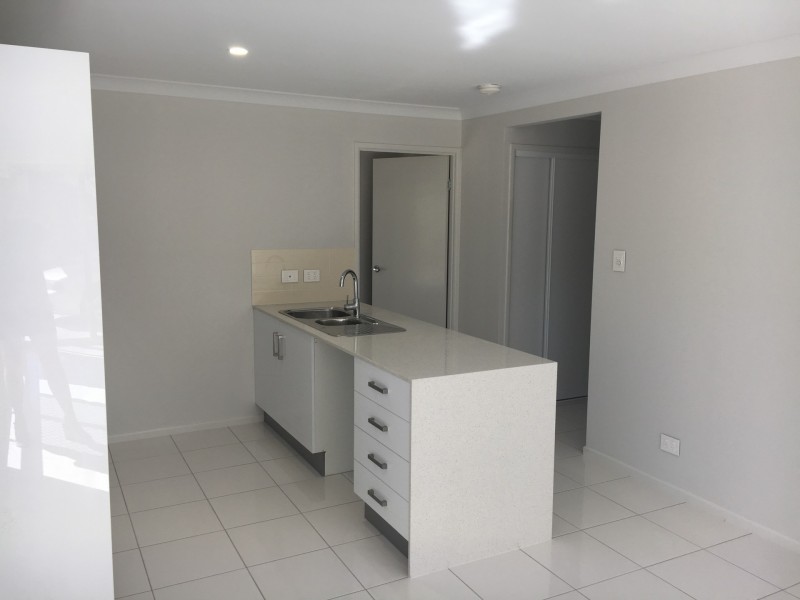 2/17A Cypress Drive, Marsden QLD 4132