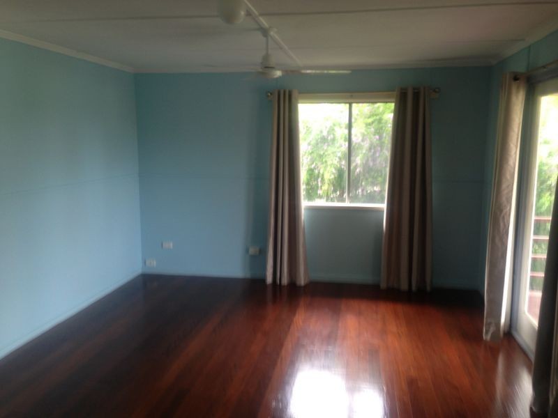 4 Skyline Drive, Kingston QLD 4114