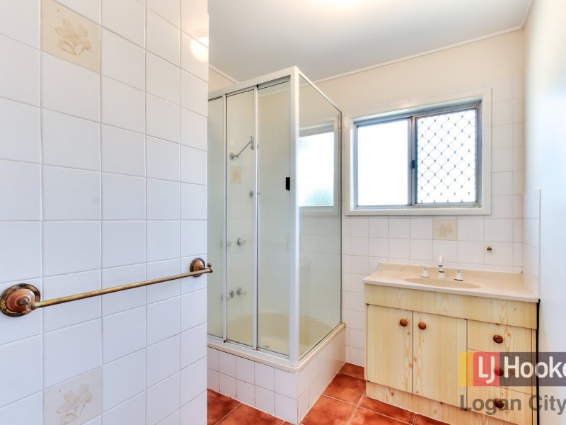 123 Jacaranda Avenue, Logan Central QLD 4114