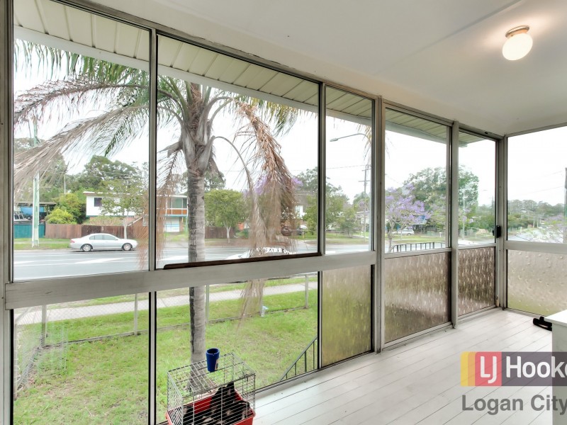 77 Jacaranda Ave, Logan Central QLD 4114