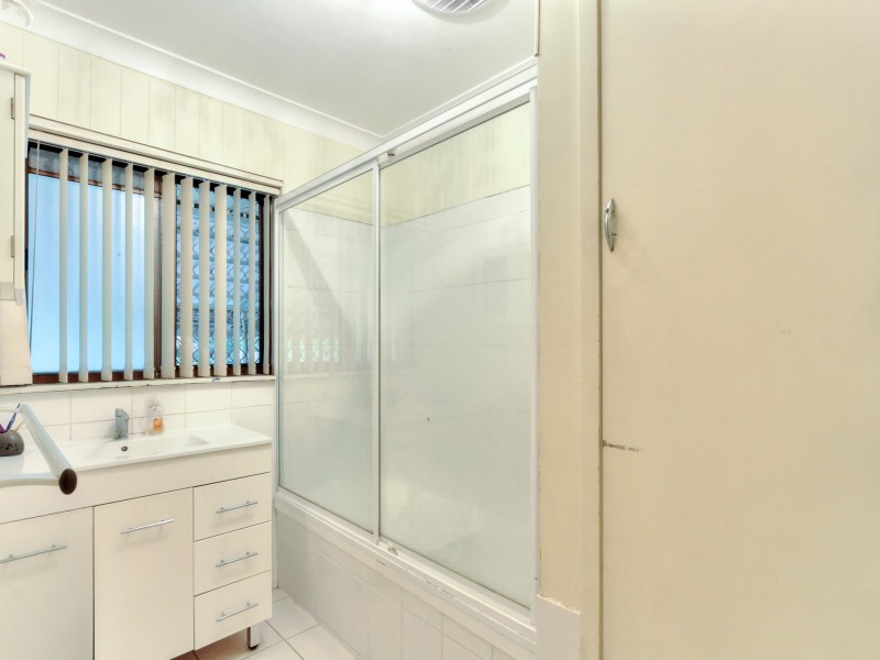 1 Edward Street, Woodridge QLD 4114