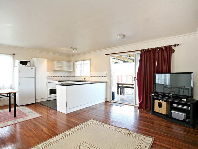 9 Greenwood Street, Kingston QLD 4114