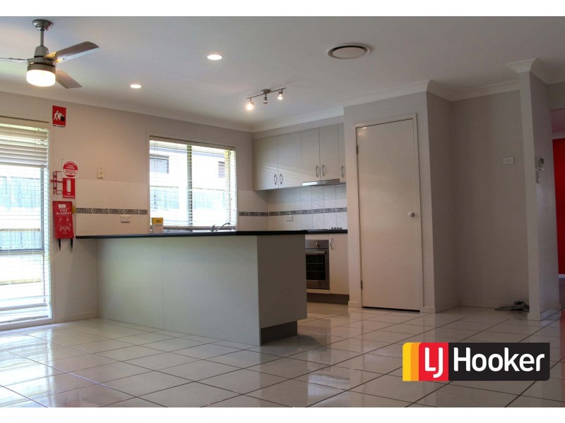 11 Shamrock St, Crestmead QLD 4132