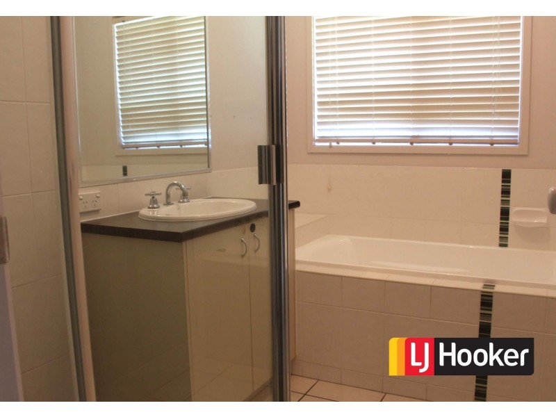 11 Shamrock St, Crestmead QLD 4132