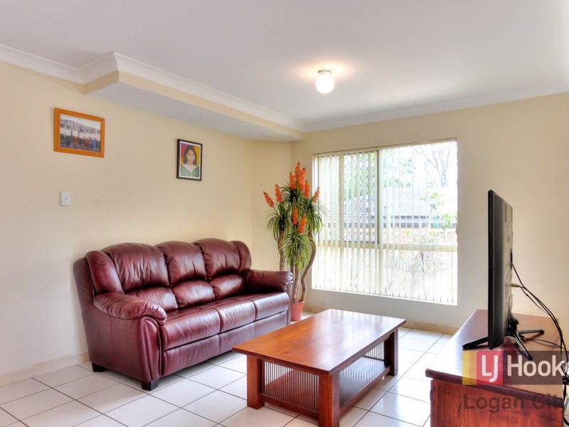 26 Pine Drive, Woodridge QLD 4114