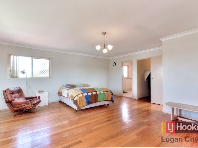 26 Pine Drive, Woodridge QLD 4114