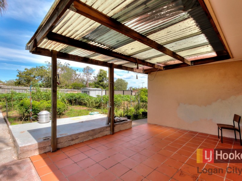 26 Pine Drive, Woodridge QLD 4114