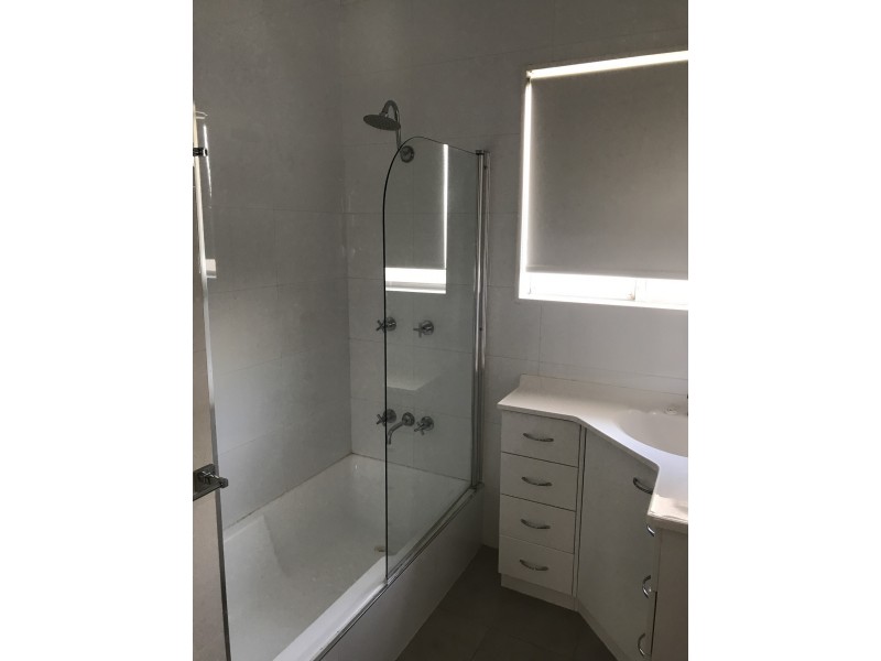 8 Adelaide Street, Kingston QLD 4114