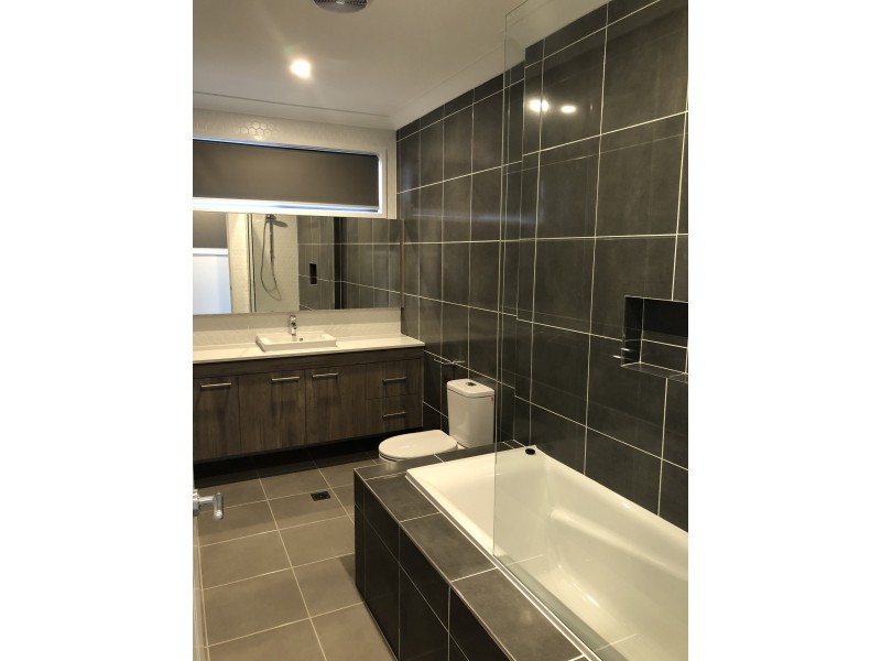 8 Sienna Circuit, Yarrabilba QLD 4207
