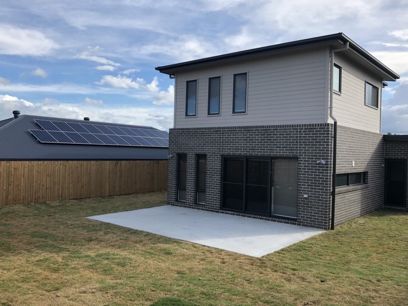 8 Sienna Circuit, Yarrabilba QLD 4207