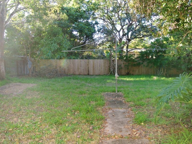 25 Defiance Road, Logan Central QLD 4114