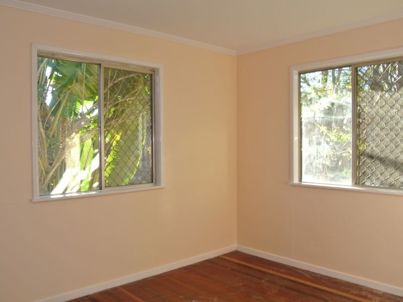 25 Defiance Road, Logan Central QLD 4114