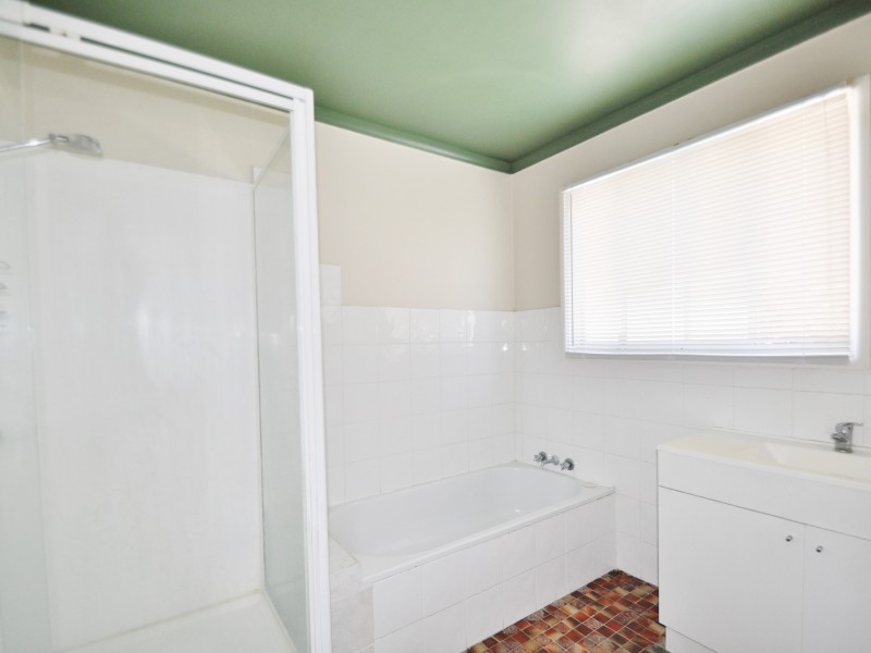 6 Limerick Drive, Crestmead QLD 4132