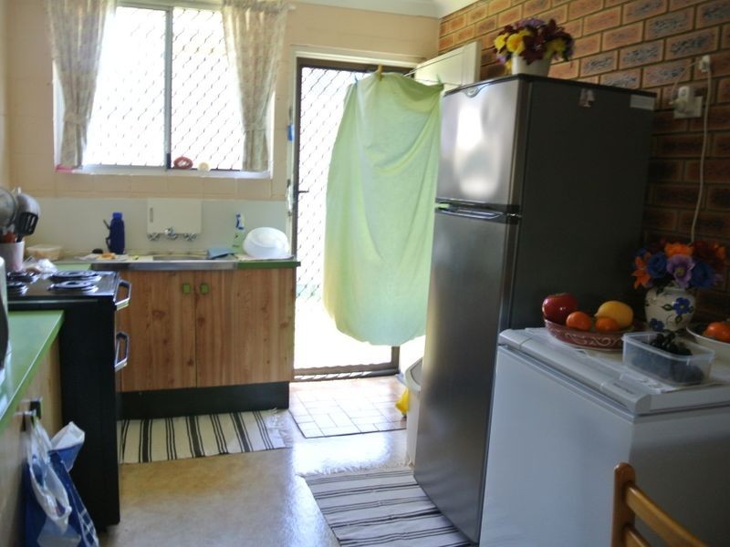 2/42 Defiance Road, Logan Central QLD 4114